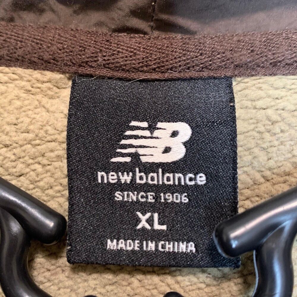 New Balance Camo Hoodie Men's XL Camouflage Pullover Sweatshirt Quilted Pocket - Picture 3 of 6